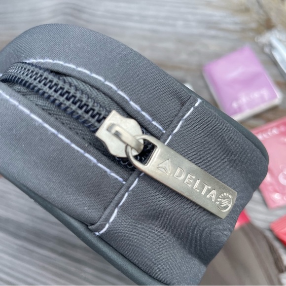 Delta SkyTeam Toiletry Amenity Travel Vacation Go Kit Set Pouch Bag Make Up Case - Picture 4 of 4